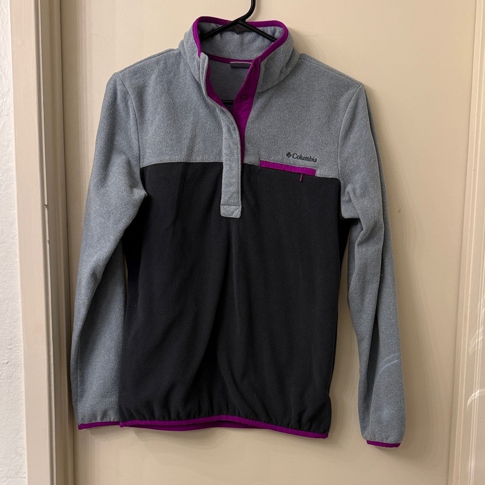 Columbia Women’s Gray and Black Fleece color block quarter zip